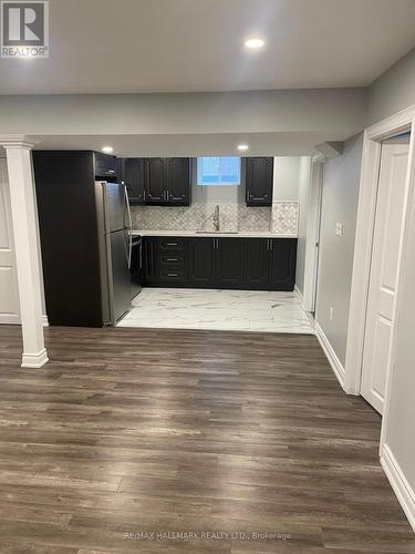 Lower - 21 Ladder Crescent, East Gwillimbury, ON - Indoor Photo Showing Kitchen