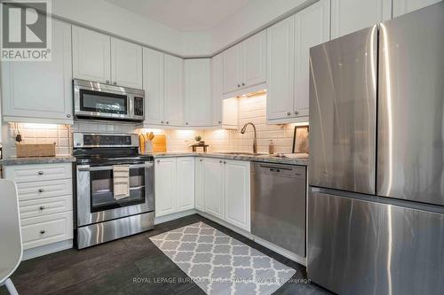 5 I Brussels Street, Toronto, ON - Indoor Photo Showing Kitchen With Upgraded Kitchen