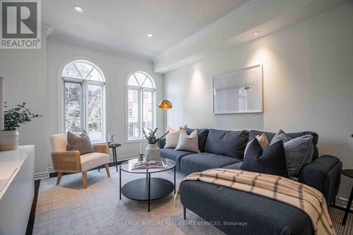 5 I Brussels Street, Toronto, ON - Indoor Photo Showing Living Room