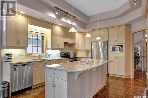 3324 Baneberry Drive, Regina, SK - Indoor Photo Showing Kitchen With Stainless Steel Kitchen