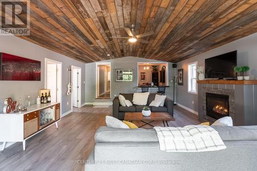 14 Cornish Street, London, ON - Indoor Photo Showing Living Room With Fireplace