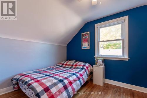 14 Cornish Street, London, ON - Indoor Photo Showing Bedroom