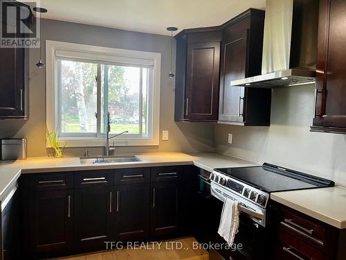 937 Walnut Court, Oshawa (Donevan), ON - Indoor Photo Showing Kitchen