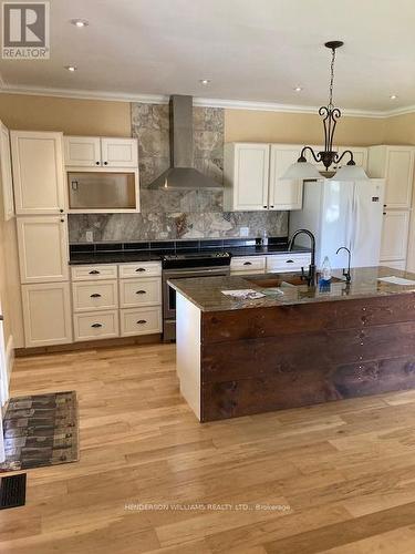 4180 Highway 62 Road, Prince Edward County (Ameliasburgh), ON - Indoor Photo Showing Kitchen