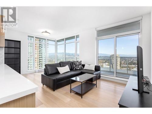 3009 6588 Nelson Avenue, Burnaby, BC - Indoor Photo Showing Living Room