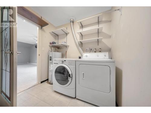 301 9153 Saturna Drive, Burnaby, BC - Indoor Photo Showing Laundry Room