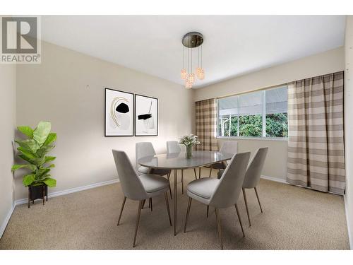 5136 Sussex Avenue, Burnaby, BC - Indoor Photo Showing Dining Room