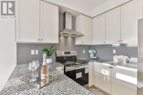 62 William Saville Street, Markham, ON - Indoor Photo Showing Kitchen With Upgraded Kitchen