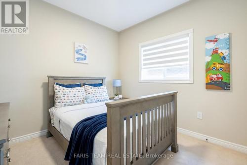 18 Todd Drive, Barrie, ON - Indoor Photo Showing Bedroom