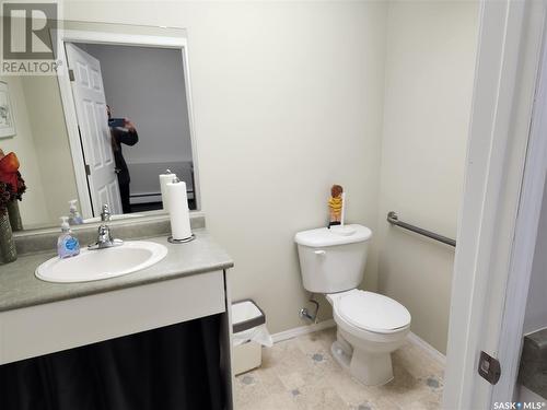 105 729 101St Avenue, Tisdale, SK - Indoor Photo Showing Bathroom