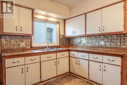 254 Darling Street, Brantford, ON - Indoor Photo Showing Kitchen With Double Sink