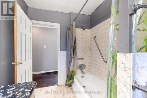 170 March Street, Quinte West, ON - Indoor Photo Showing Bathroom