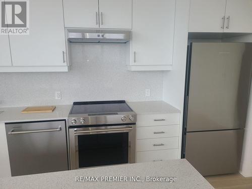 Ph2 - 9000 Jane Street, Vaughan, ON - Indoor Photo Showing Kitchen