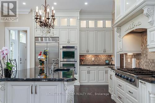 7645 16Th Side Road, King, ON - Indoor Photo Showing Kitchen With Upgraded Kitchen