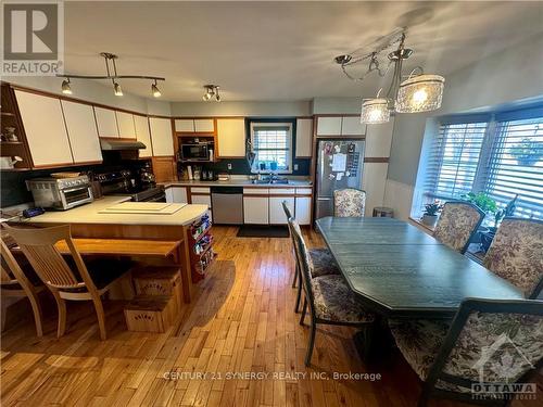 4948 Wales Road, South Stormont, ON - Indoor Photo Showing Dining Room