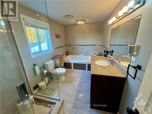 4948 Wales Road, South Stormont, ON - Indoor Photo Showing Bathroom