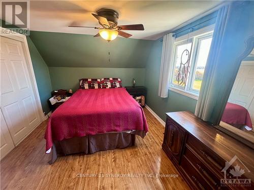 4948 Wales Road, South Stormont, ON - Indoor Photo Showing Bedroom