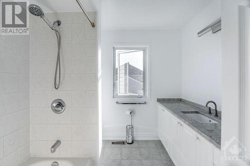 137 Ballance Drive, Ottawa, ON - Indoor Photo Showing Bathroom