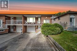 734 EAGLEMOUNT CRESCENT  Mississauga, ON L5C 1N9