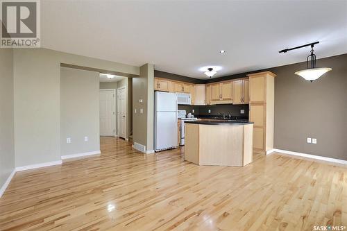 58 3101 Tregarva Drive E, Regina, SK - Indoor Photo Showing Kitchen