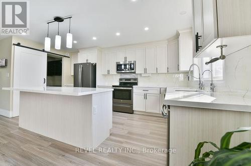 1221 Dalton Road, Timmins (Dalton Rd.), ON - Indoor Photo Showing Kitchen With Upgraded Kitchen