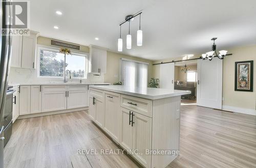 1221 Dalton Road, Timmins (Dalton Rd.), ON - Indoor Photo Showing Kitchen With Upgraded Kitchen