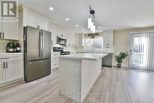 1221 Dalton Road, Timmins (Dalton Rd.), ON - Indoor Photo Showing Kitchen With Upgraded Kitchen