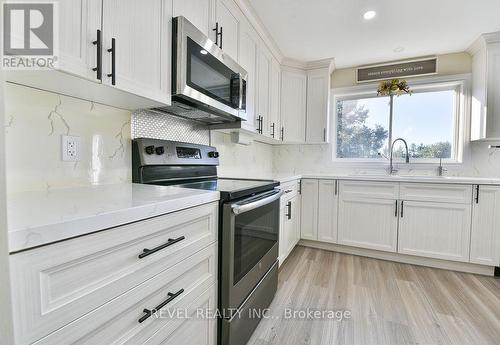 1221 Dalton Road, Timmins (Dalton Rd.), ON - Indoor Photo Showing Kitchen With Upgraded Kitchen