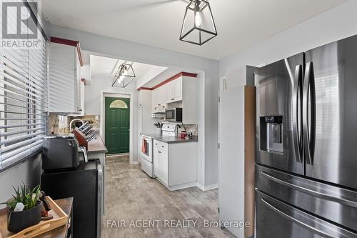 28 Archer Crescent, London, ON - Indoor Photo Showing Kitchen