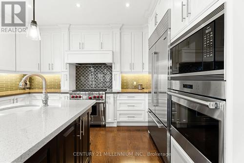 35 Ketchum Street, Mono, ON - Indoor Photo Showing Kitchen With Upgraded Kitchen