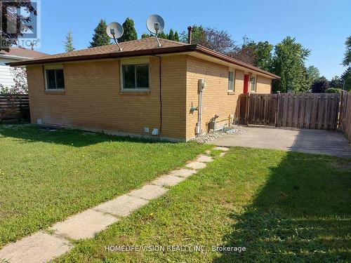 B - 23 Markwood Drive, Kitchener, ON - Outdoor With Exterior