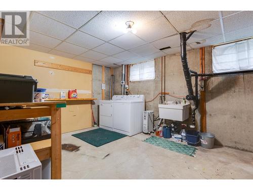 2895 Wildwood Crescent, Prince George, BC - Indoor Photo Showing Laundry Room