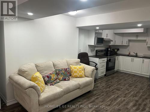 42 Riverhill Drive, Vaughan, ON - Indoor Photo Showing Kitchen With Double Sink