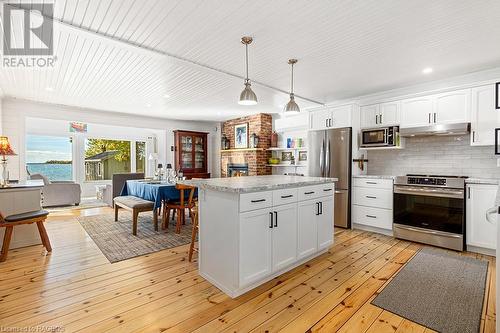 18 Bartley Lane, South Bruce Peninsula, ON - Indoor Photo Showing Kitchen With Upgraded Kitchen