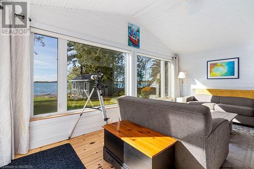 18 Bartley Lane, South Bruce Peninsula, ON - Indoor Photo Showing Living Room