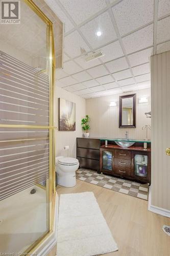 61 Renwick Avenue, Cambridge, ON - Indoor Photo Showing Bathroom