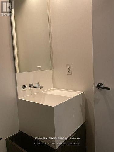 5107 - 1 Bloor Street, Toronto, ON - Indoor Photo Showing Bathroom