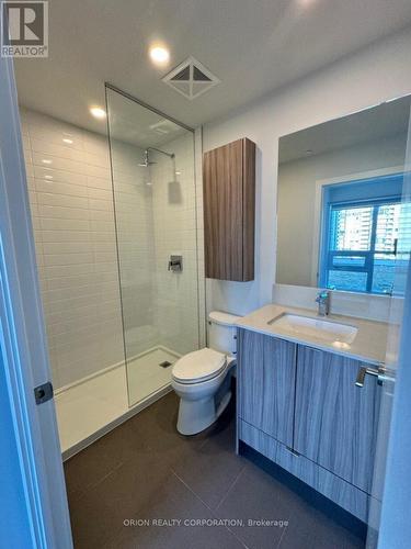 703 - 4130 Parkside Village Drive, Mississauga, ON - Indoor Photo Showing Bathroom