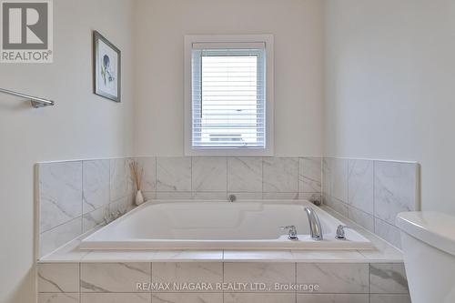 77 Keelson Street, Welland, ON - Indoor Photo Showing Bathroom