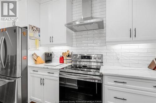 445 Brunmar Crescent, Lakeshore, ON - Indoor Photo Showing Kitchen