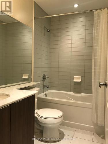 805 - 9245 Jane Street, Vaughan, ON - Indoor Photo Showing Bathroom