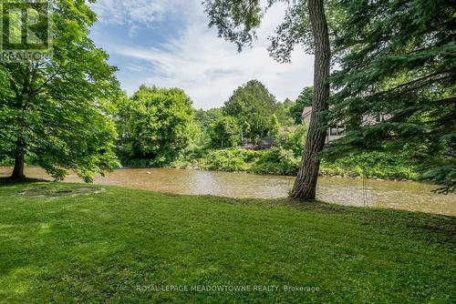 27 Tweedle Street, Halton Hills, ON - Outdoor