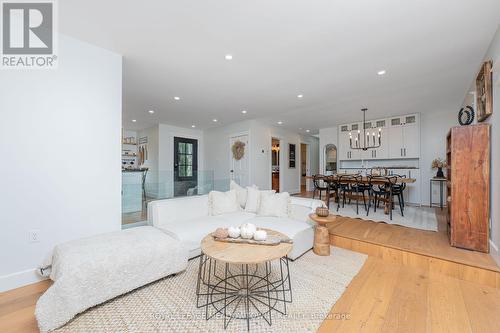 27 Tweedle Street, Halton Hills, ON - Indoor Photo Showing Living Room