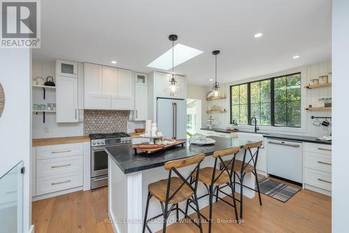 27 Tweedle Street, Halton Hills, ON - Indoor Photo Showing Kitchen