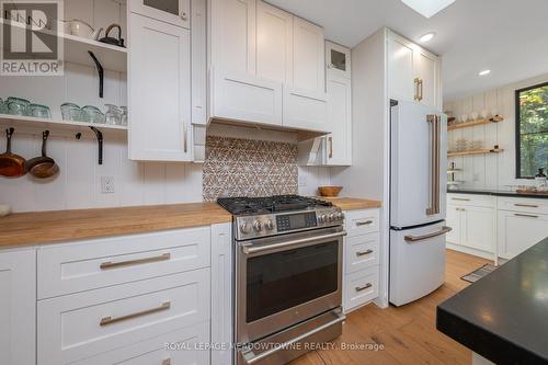 27 Tweedle Street, Halton Hills, ON - Indoor Photo Showing Kitchen