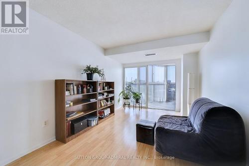 706 - 2091 Hurontario Street, Mississauga, ON - Indoor