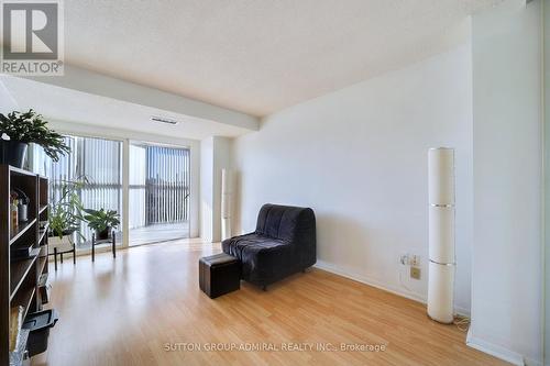 706 - 2091 Hurontario Street, Mississauga, ON - Indoor