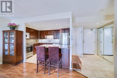 706 - 2091 Hurontario Street, Mississauga, ON - Indoor Photo Showing Kitchen