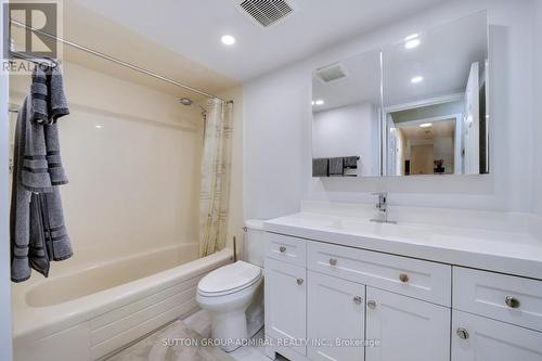 706 - 2091 Hurontario Street, Mississauga, ON - Indoor Photo Showing Bathroom