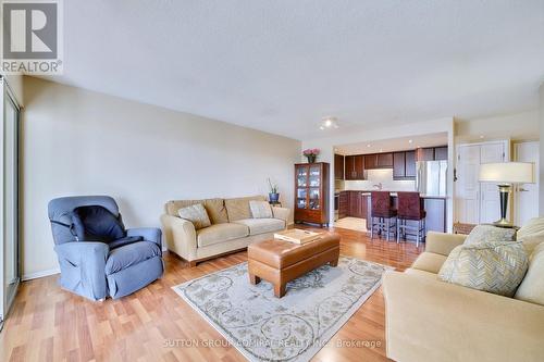 706 - 2091 Hurontario Street, Mississauga, ON - Indoor Photo Showing Living Room